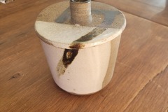Burk hög med lock